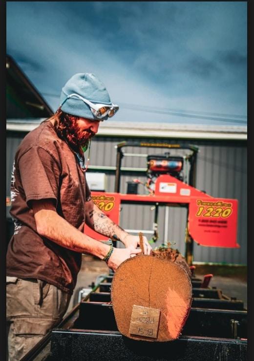 Austin Sawing on TimberKing