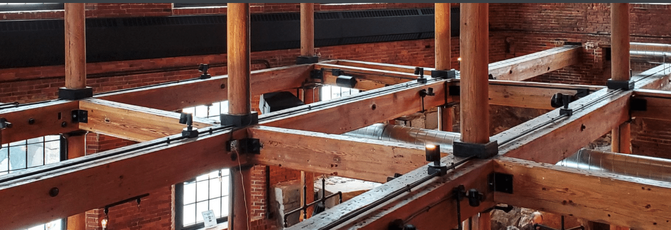 WHOLE TREES AND SAWN HEAVY TIMBERS WITH A TIMBERKING SAWMILL - TimberKing